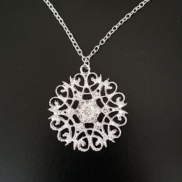 Long pendant necklace - Picture 6 of 7